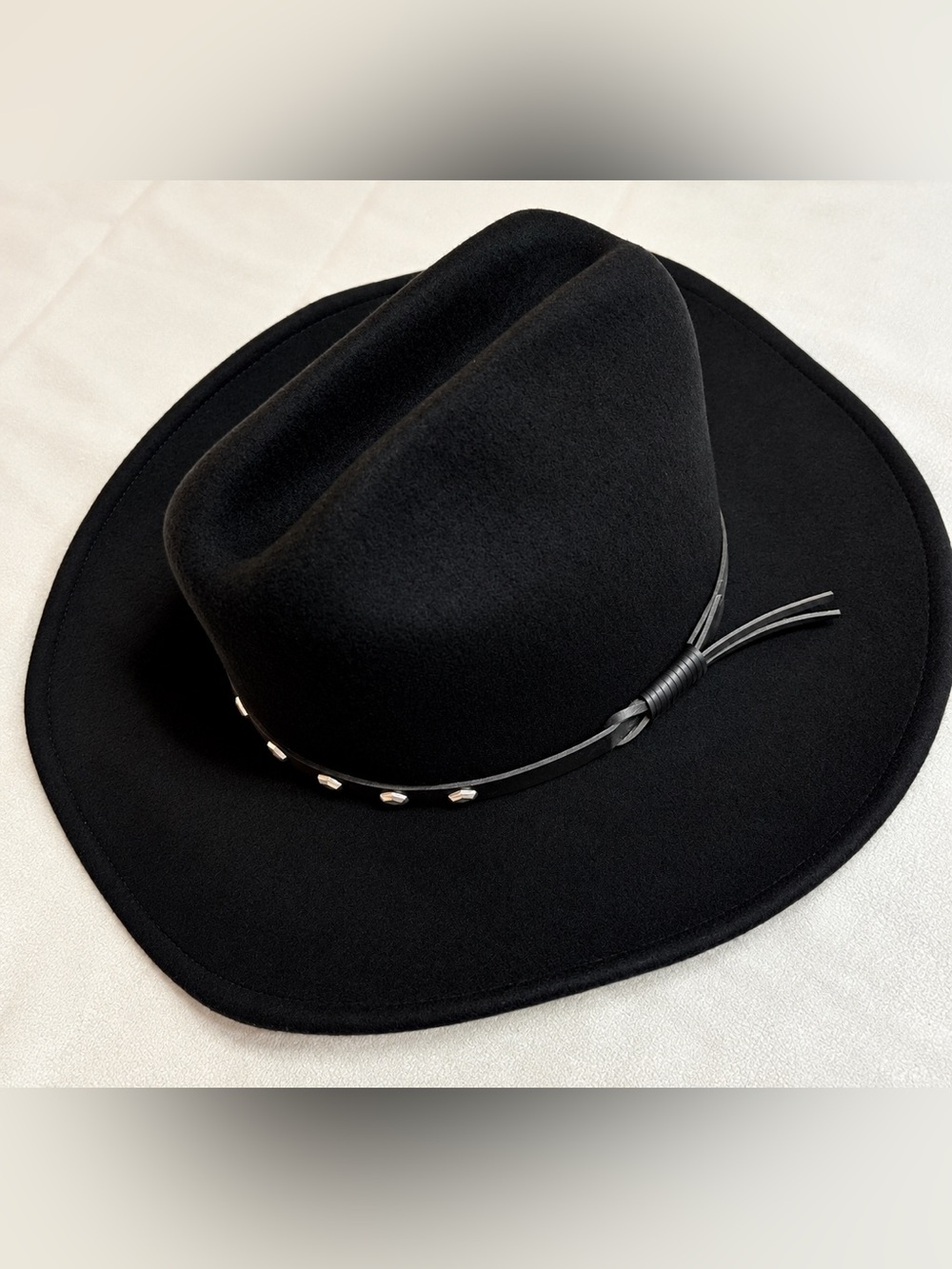Rodeo King Black Felt Unisex Western Cowboy Hat Wide Brim Studded Band USA Sz L